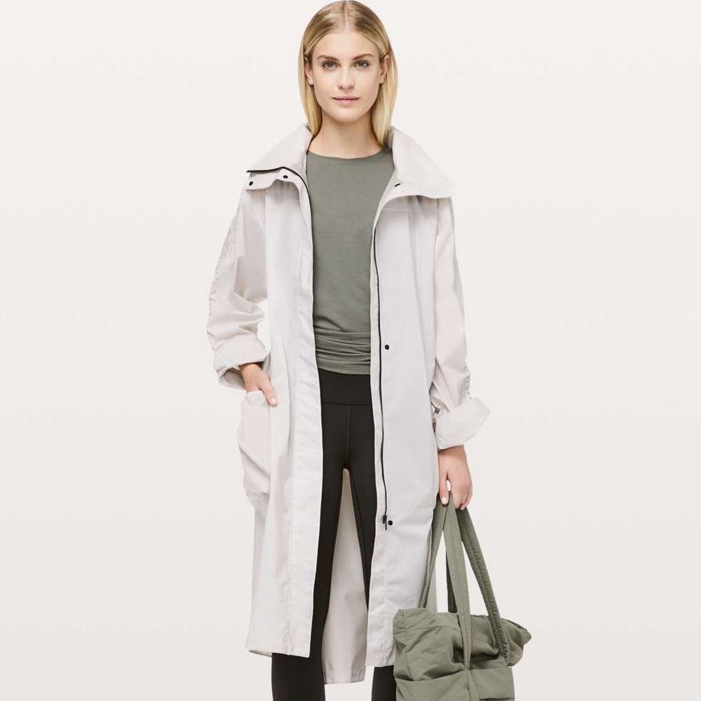 Lululemon Smooth Departure Windbreaker Long Jacket in Light Chrome, Size 4